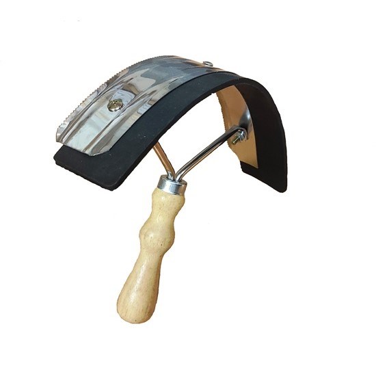 Водосгон полукруглый с деревянной ручкой 50220