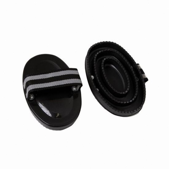 Скребница пластиковая на ремешке 50392