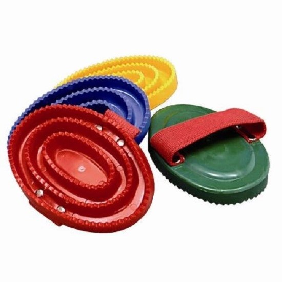 Скребница резинопластиковая на ремешке 50200