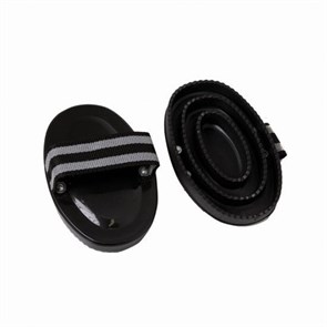 Скребница пластиковая на ремешке 50392